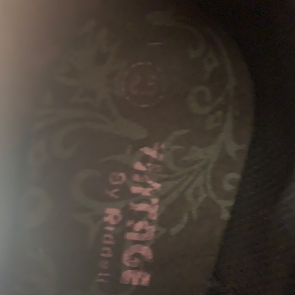 Women’s size 8.5 shoe - Picture 12 of 13